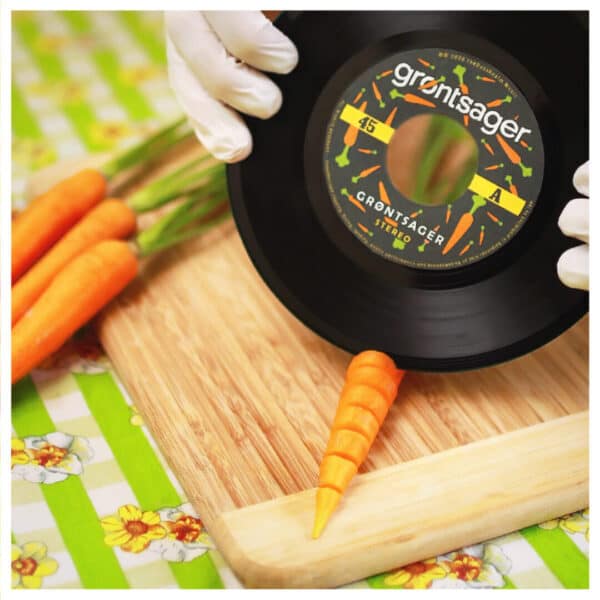 Grøntsager a track made recording vegetables and kitchen's sounds - written by Mattia Molinelli a.k.a. Grøntsager, electronic artist based in Copenaghen - theDustRealm Music